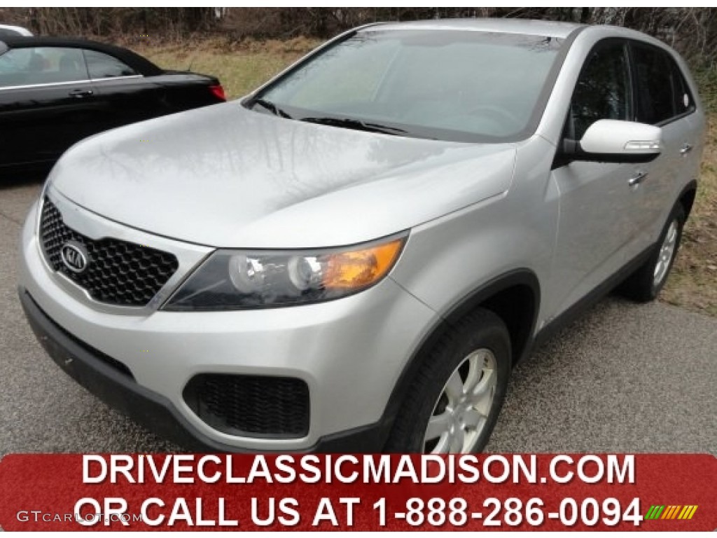 Bright Silver Kia Sorento