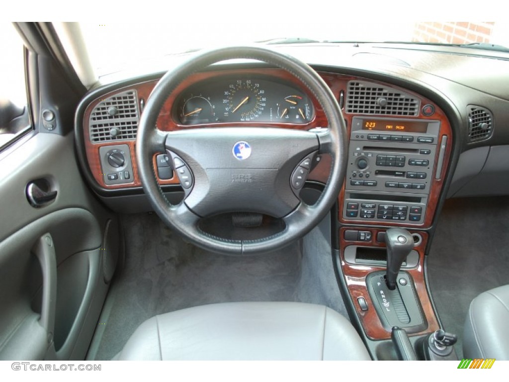 2004 Saab 9-5 Linear Sport Wagon Granite Gray Dashboard Photo #81640510