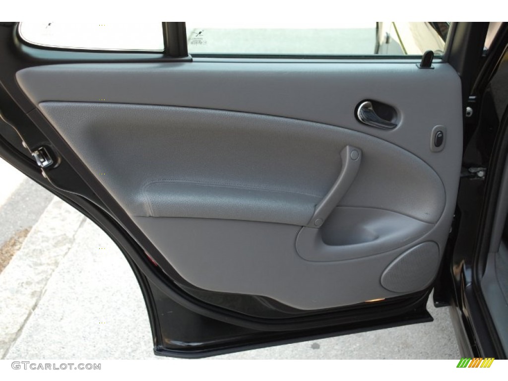 2004 Saab 9-5 Linear Sport Wagon Door Panel Photos