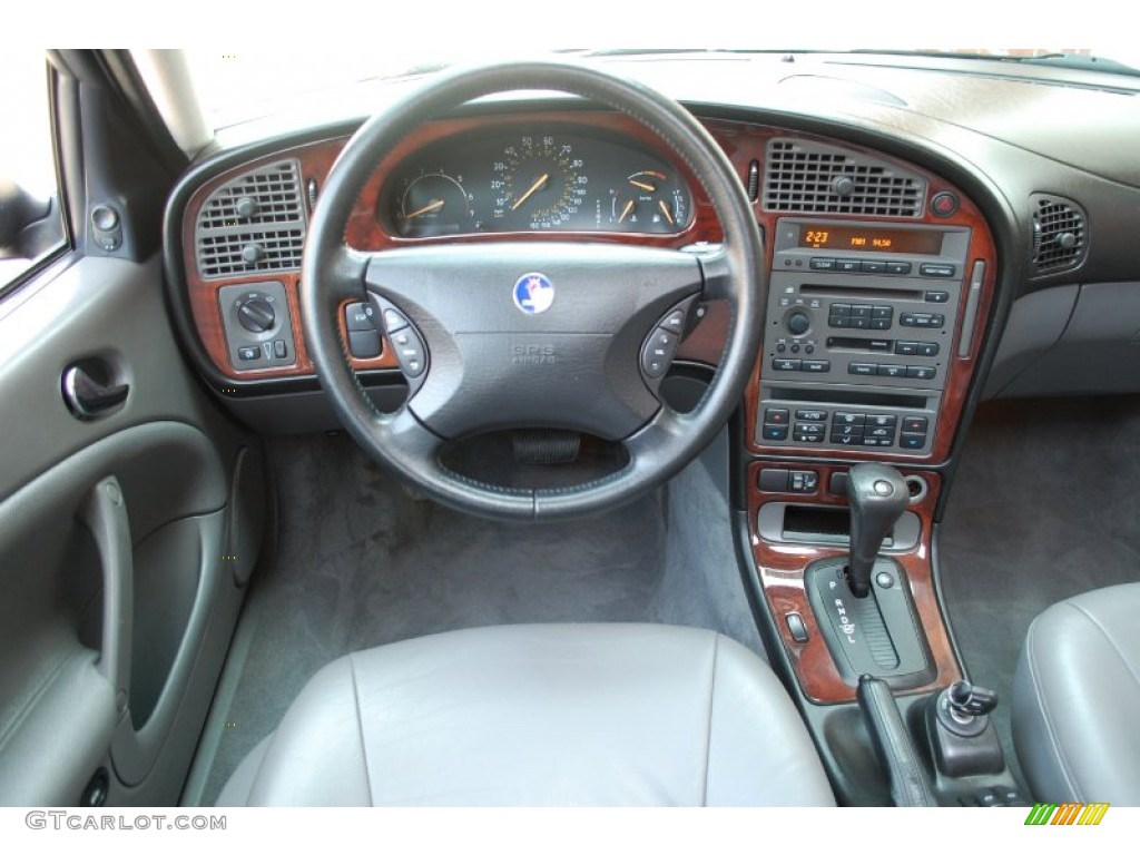 2004 Saab 9-5 Linear Sport Wagon Granite Gray Steering Wheel Photo #81640582