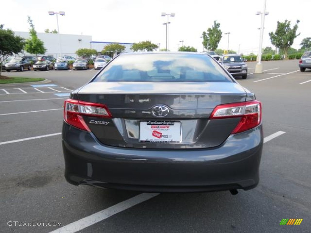 2013 Camry L - Magnetic Gray Metallic / Ash photo #15