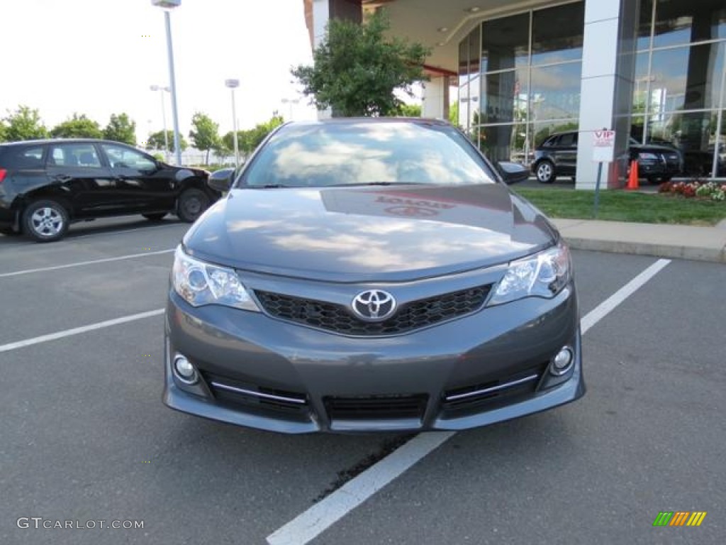 2013 Camry SE - Magnetic Gray Metallic / Black/Ash photo #2