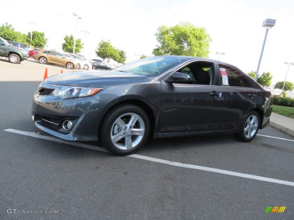 2013 Camry SE - Magnetic Gray Metallic / Black/Ash photo #3