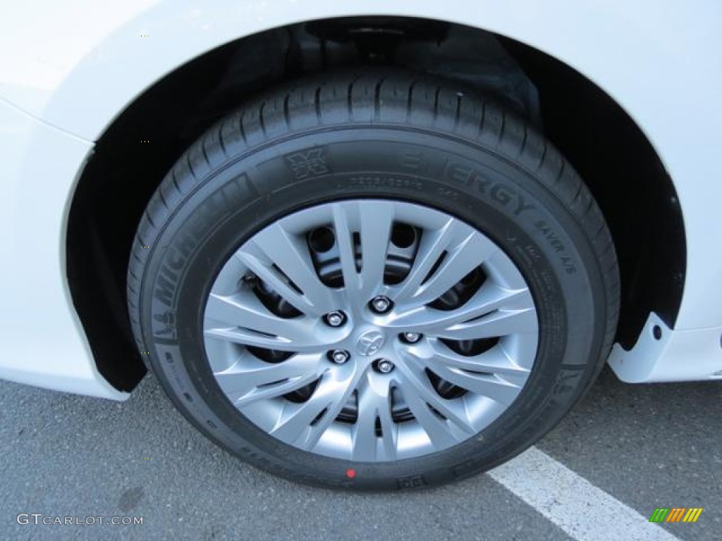 2013 Camry LE - Super White / Ivory photo #4