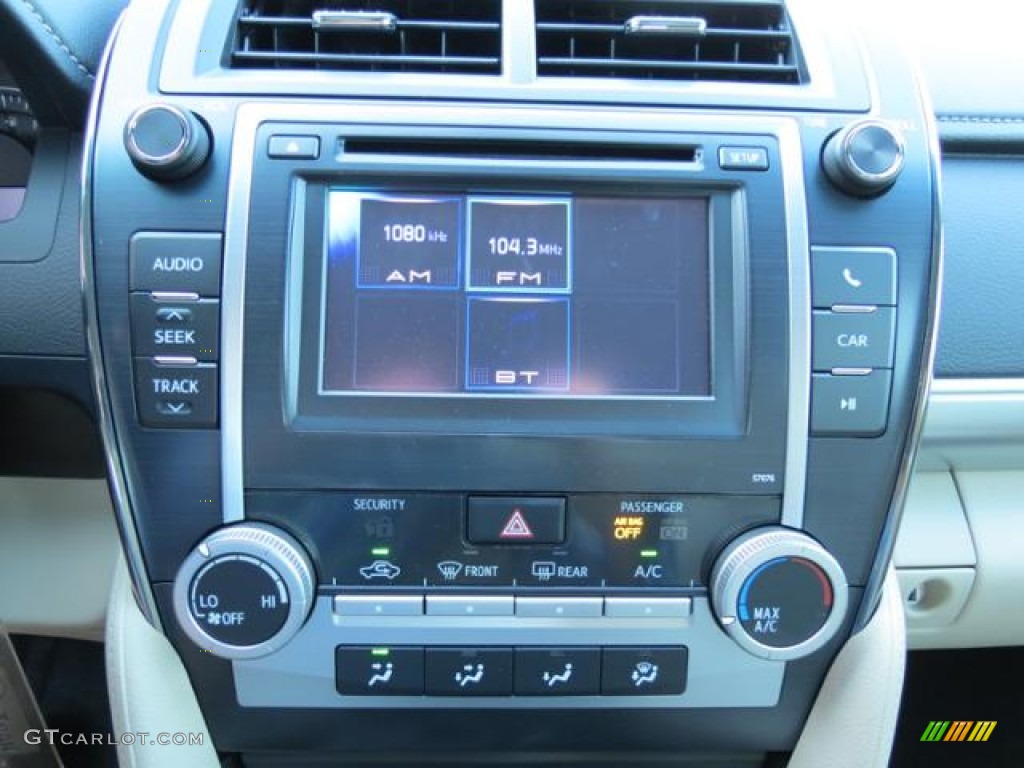 2013 Camry LE - Super White / Ivory photo #10