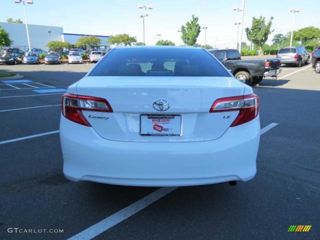 2013 Camry LE - Super White / Ivory photo #15