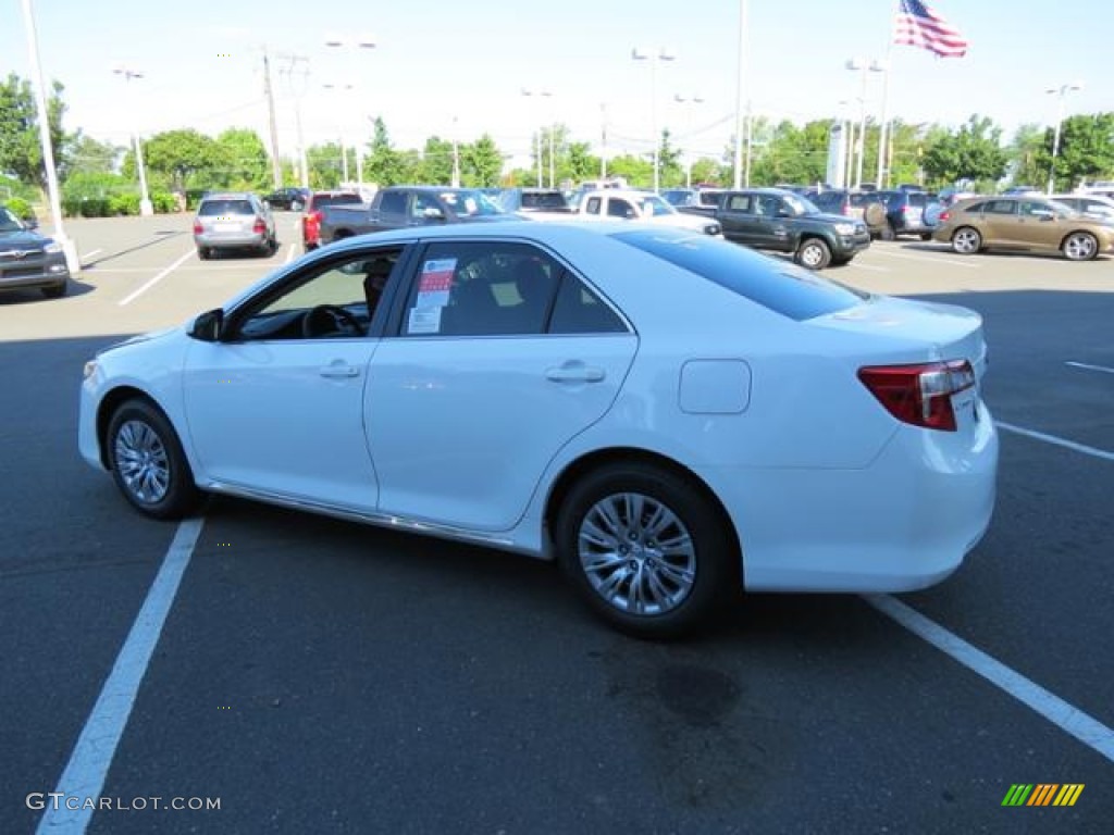 2013 Camry LE - Super White / Ivory photo #16