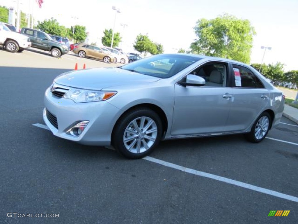 2013 Camry XLE - Classic Silver Metallic / Ash photo #3