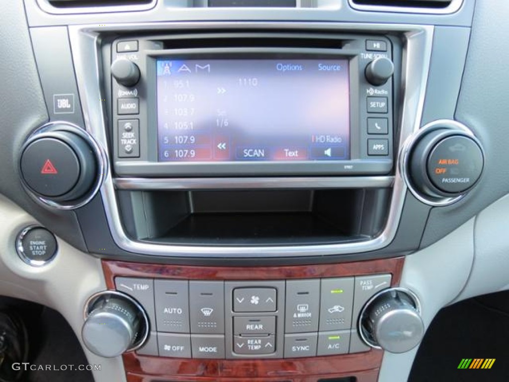 2013 Toyota Highlander Limited 4WD Controls Photo #81645115