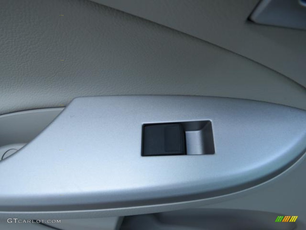 2013 Corolla LE Special Edition - Black Currant Metallic / Ash photo #6