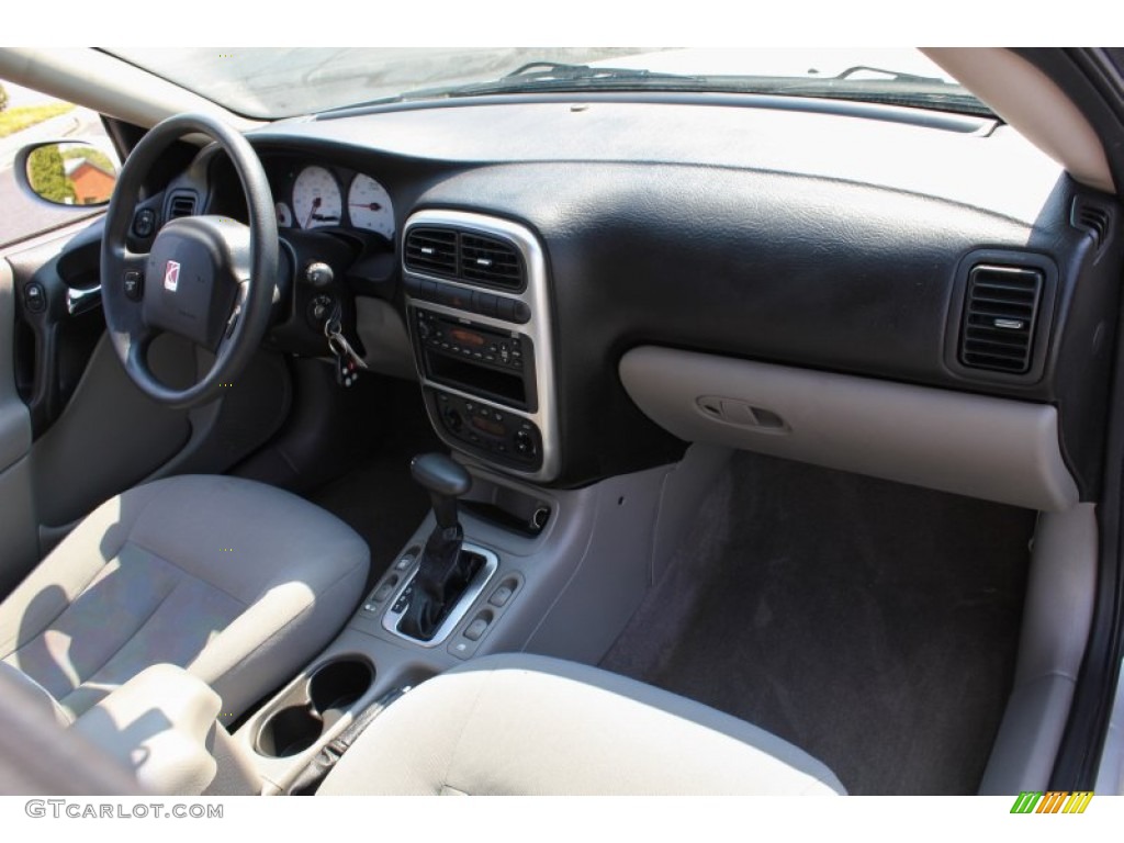 2003 Saturn L Series LW200 Wagon Gray Dashboard Photo #81648787