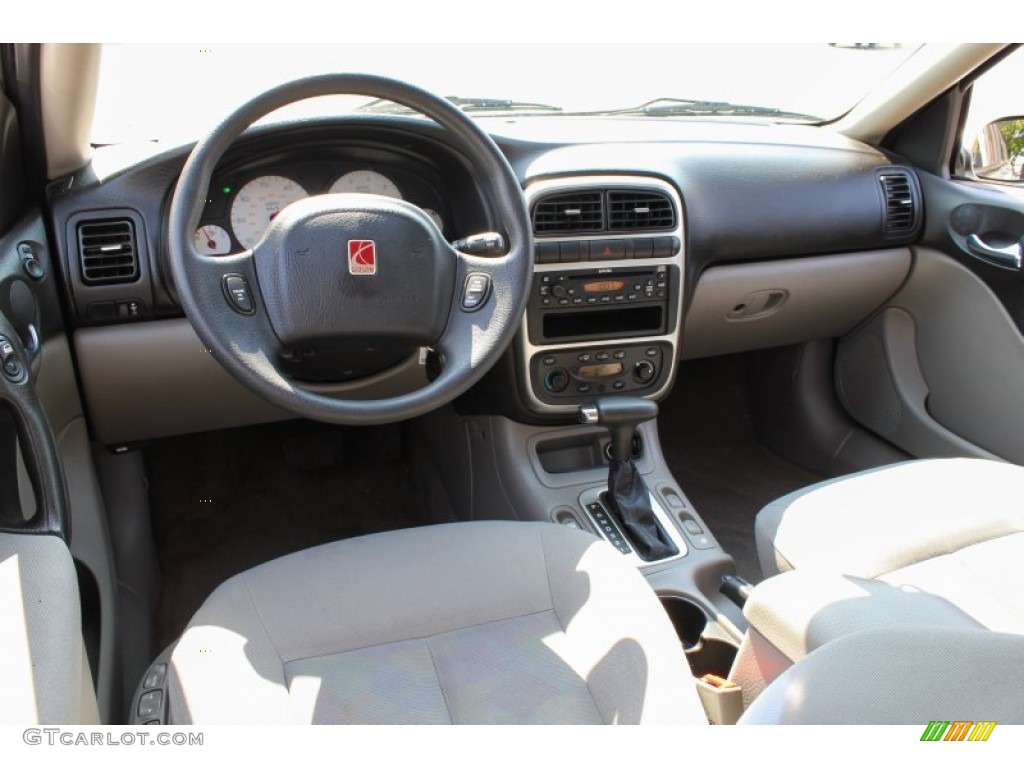 Gray Interior 2003 Saturn L Series LW200 Wagon Photo #81648938