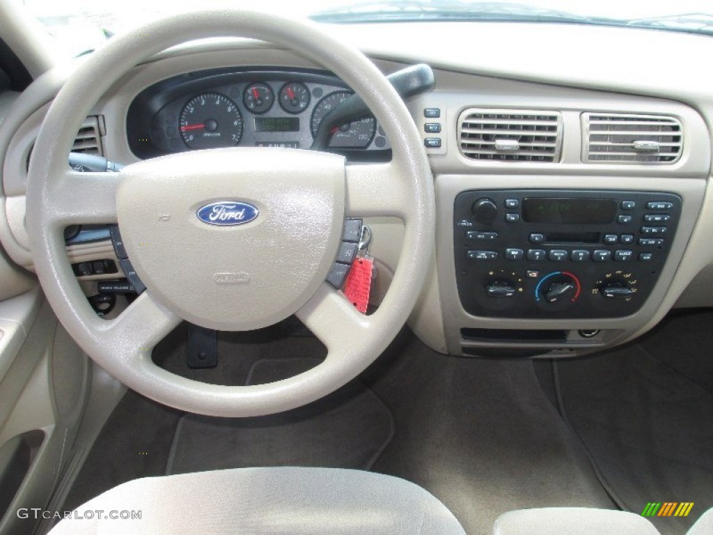 2005 Ford Taurus SE Wagon Medium/Dark Pebble Dashboard Photo #81651487