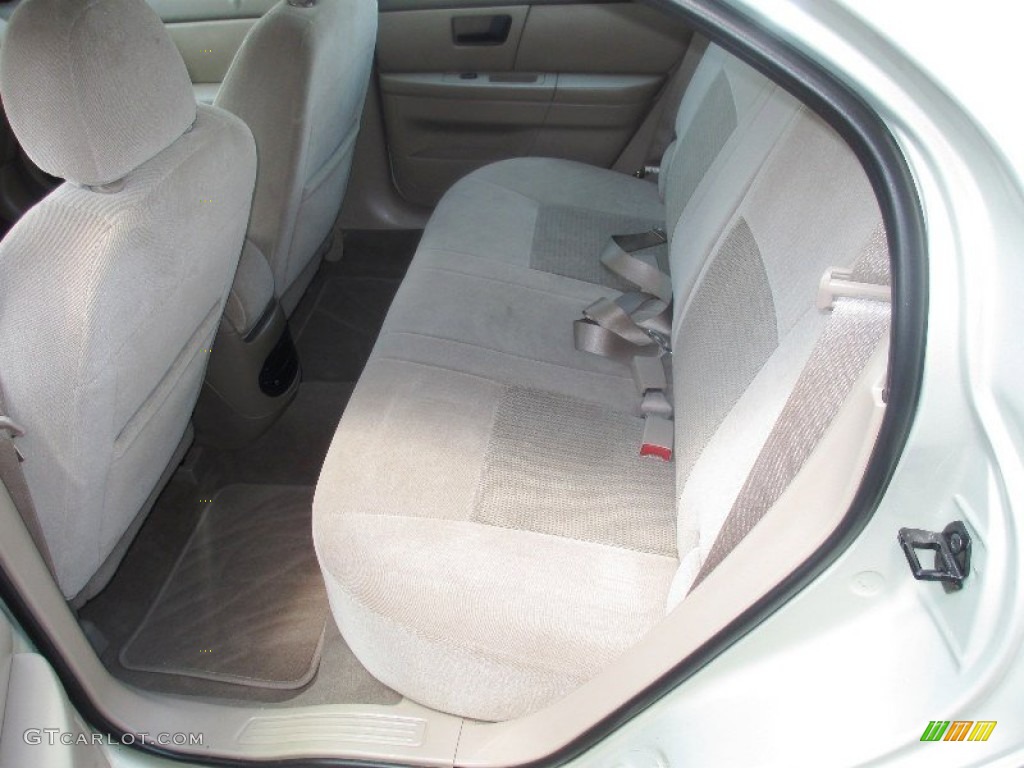 2005 Ford Taurus SE Wagon Rear Seat Photo #81651763