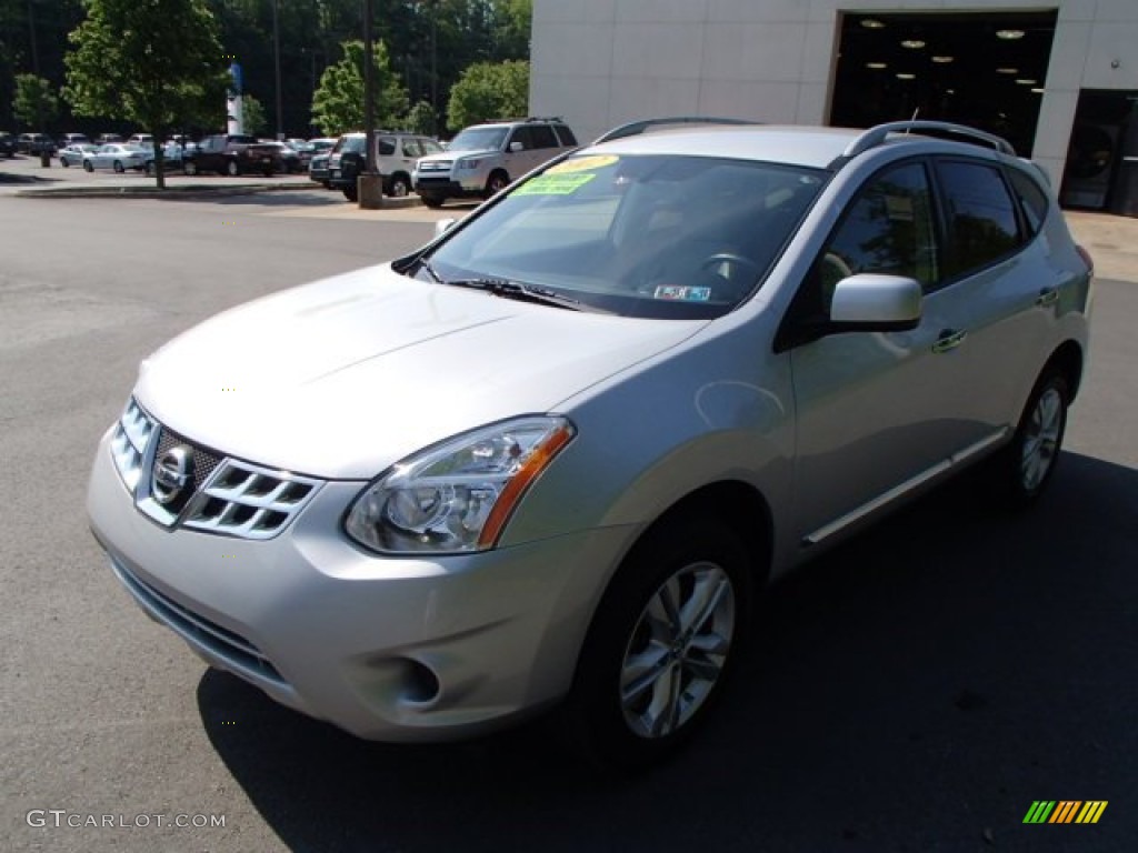 2012 Rogue SV AWD - Brilliant Silver / Gray photo #4