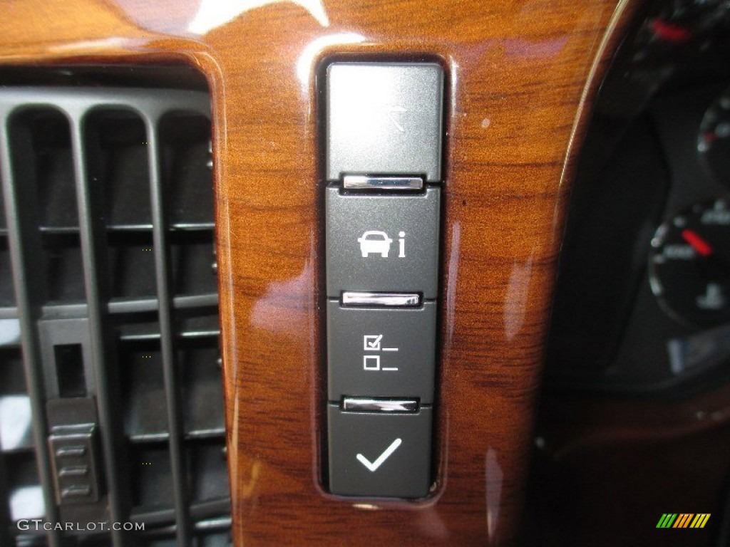 2011 Chevrolet Express 1500 Passenger Conversion Van Controls Photo #81652621