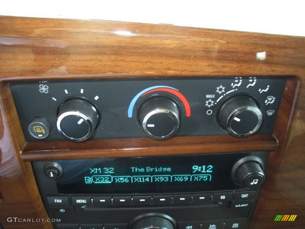 2011 Chevrolet Express 1500 Passenger Conversion Van Controls Photo #81652642