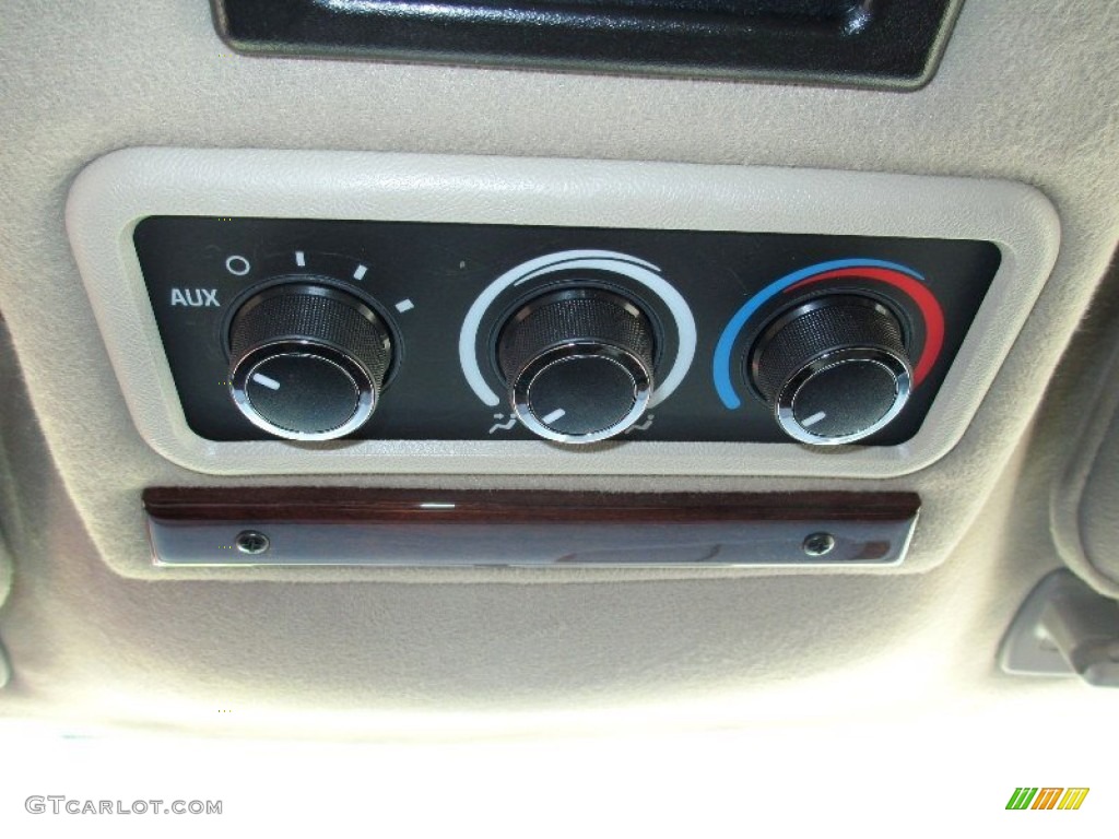 2011 Chevrolet Express 1500 Passenger Conversion Van Controls Photo #81652663