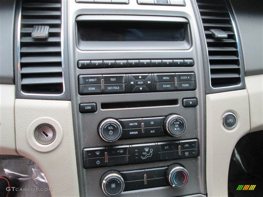 2010 Ford Taurus SE Controls Photo #81653090