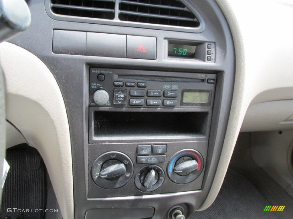 2002 Elantra GLS Sedan - Champagne Beige / Beige photo #15