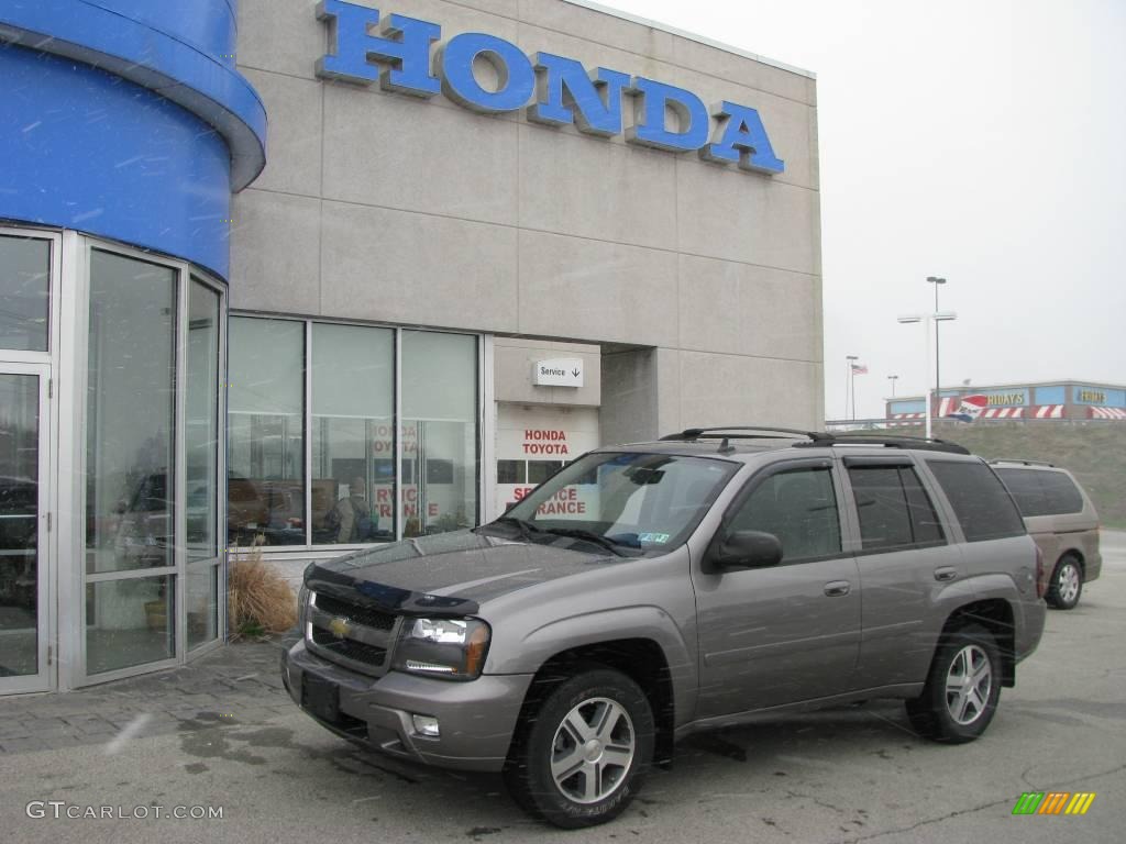 2007 TrailBlazer LT 4x4 - Graystone Metallic / Light Gray photo #1