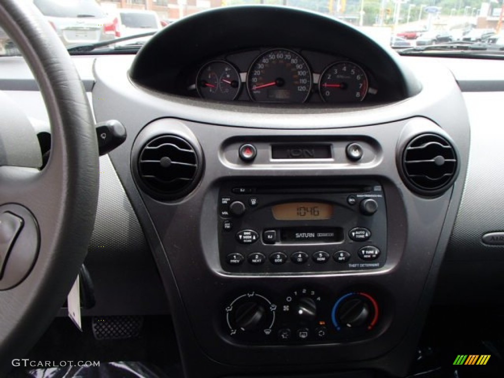 2003 Saturn ION 2 Quad Coupe Controls Photo #81658936