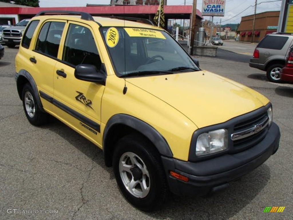 2003 Tracker ZR2 4WD Hard Top - Yellow / Medium Gray photo #2