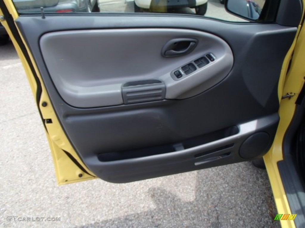 2003 Tracker ZR2 4WD Hard Top - Yellow / Medium Gray photo #12
