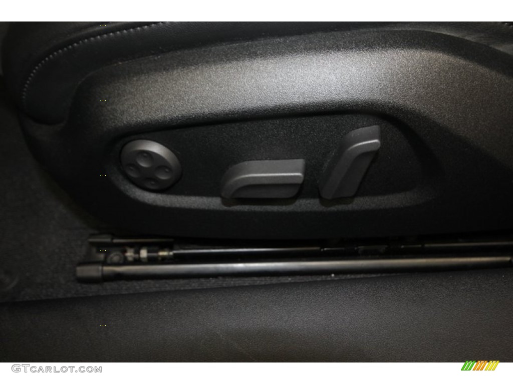 2010 Audi TT 2.0 TFSI quattro Roadster Controls Photo #81661888