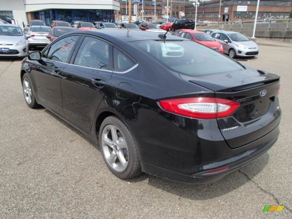 2013 Fusion SE - Tuxedo Black Metallic / Charcoal Black photo #6