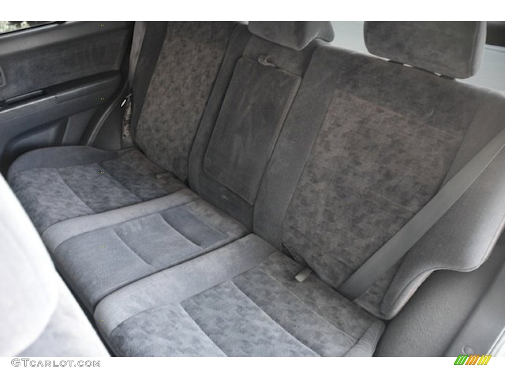 2003 Kia Sorento LX Rear Seat Photos