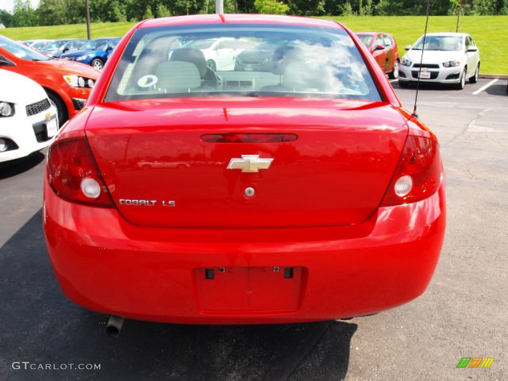 2006 Cobalt LS Sedan - Victory Red / Gray photo #6