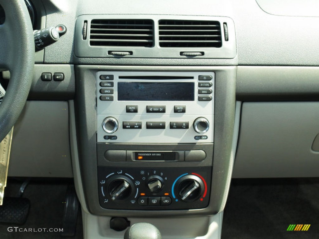 2006 Cobalt LS Sedan - Victory Red / Gray photo #12