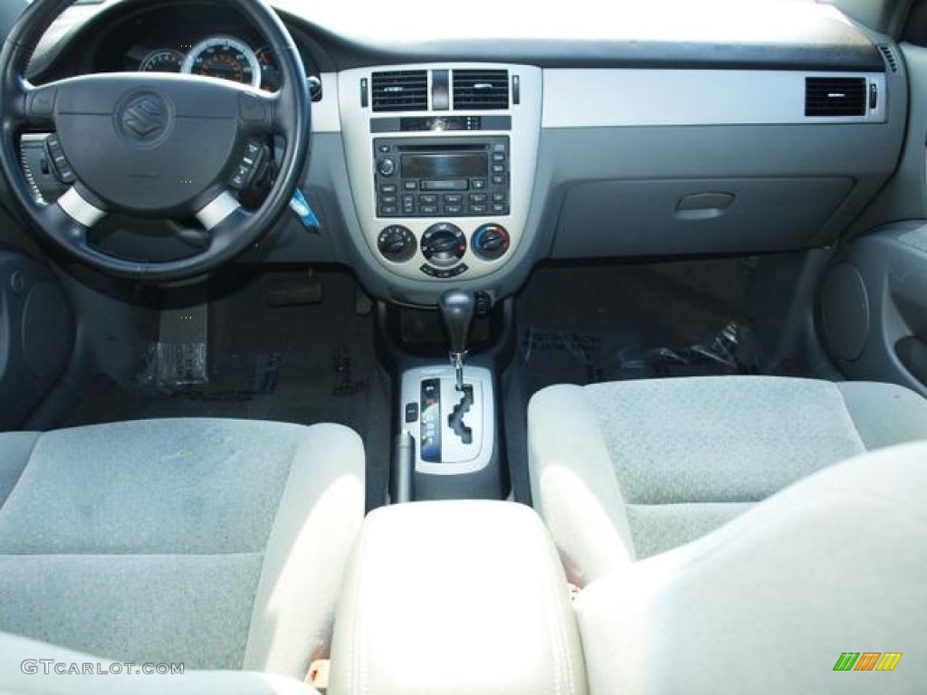 2004 Forenza EX - Absolute White / Gray photo #10