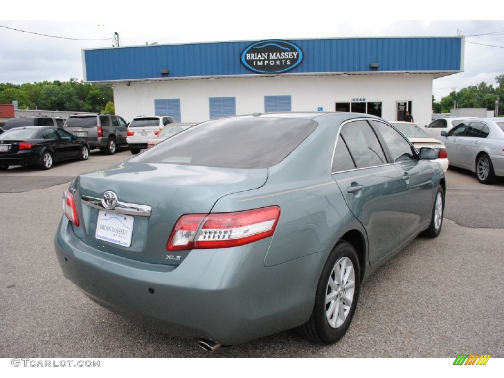 2011 Camry XLE - Aloe Green Metallic / Bisque photo #4