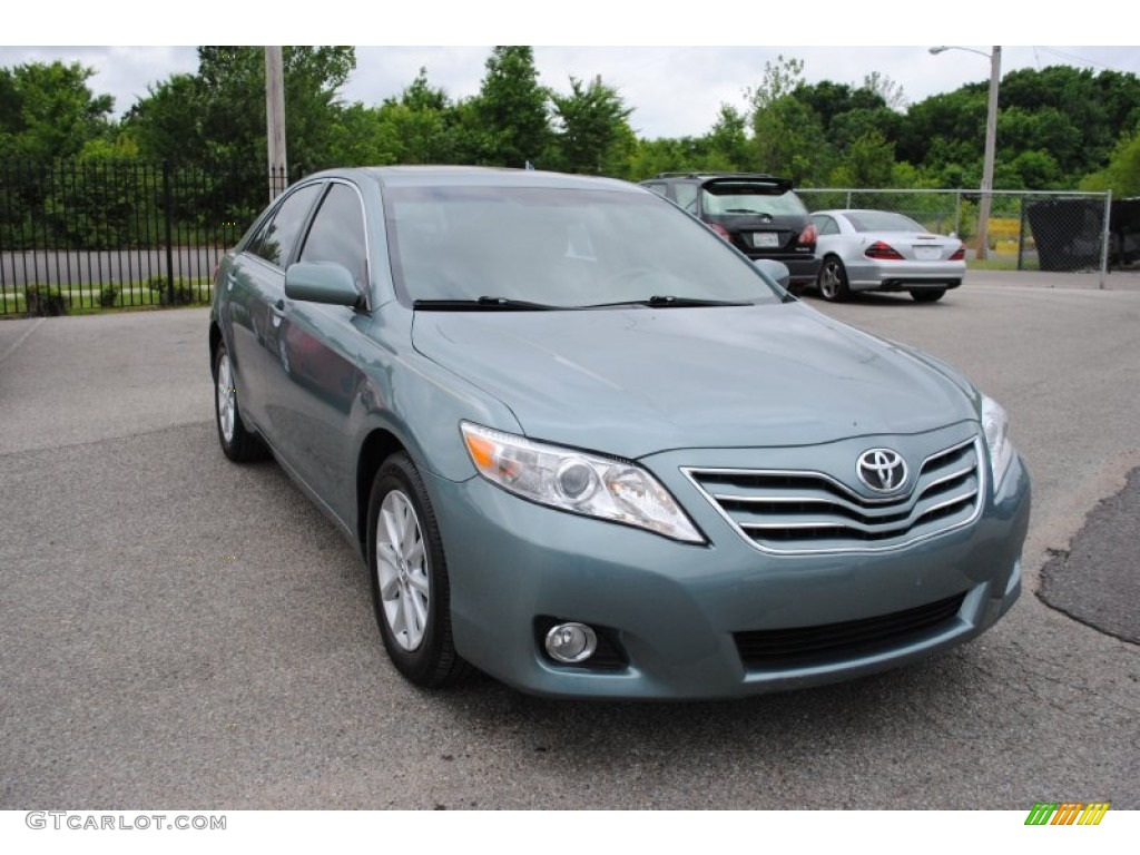 2011 Camry XLE - Aloe Green Metallic / Bisque photo #6