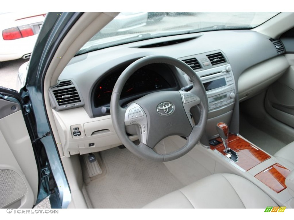 2011 Camry XLE - Aloe Green Metallic / Bisque photo #8