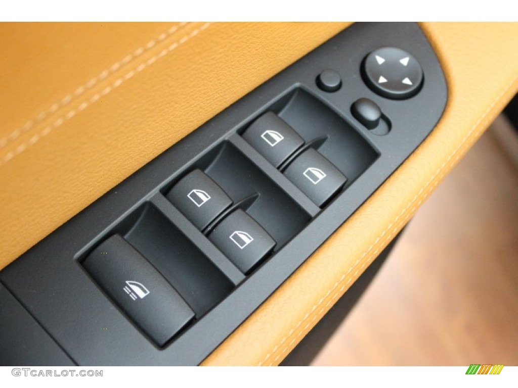 2011 BMW Z4 sDrive35i Roadster Controls Photo #81673882