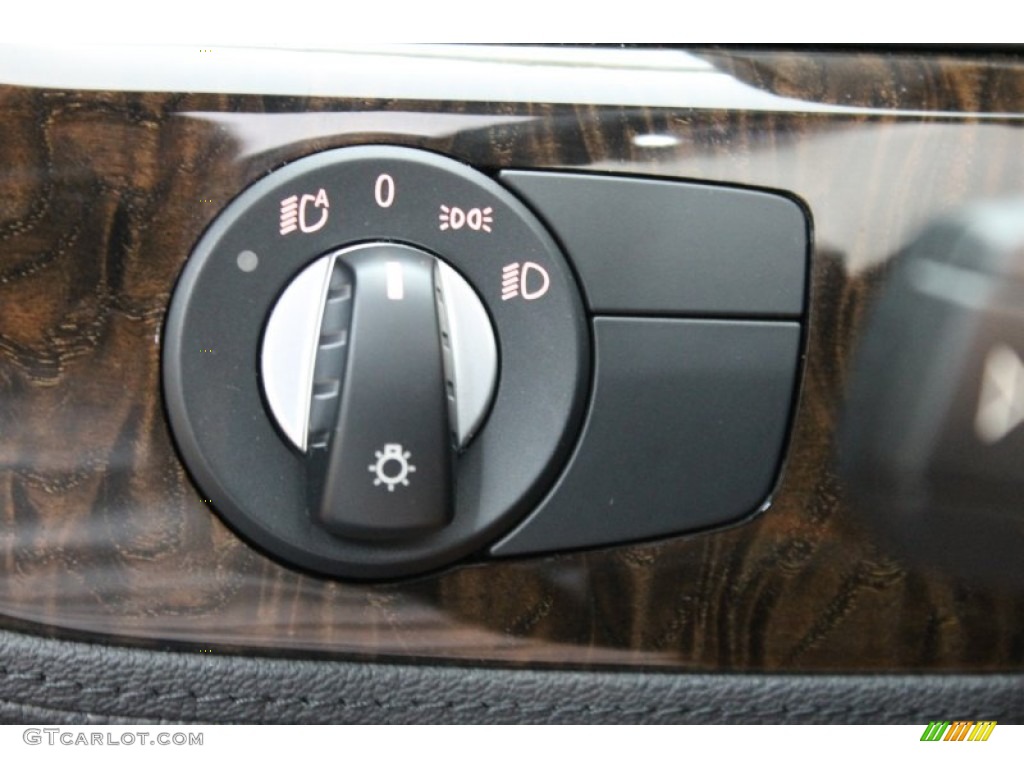 2011 BMW Z4 sDrive35i Roadster Controls Photo #81673897