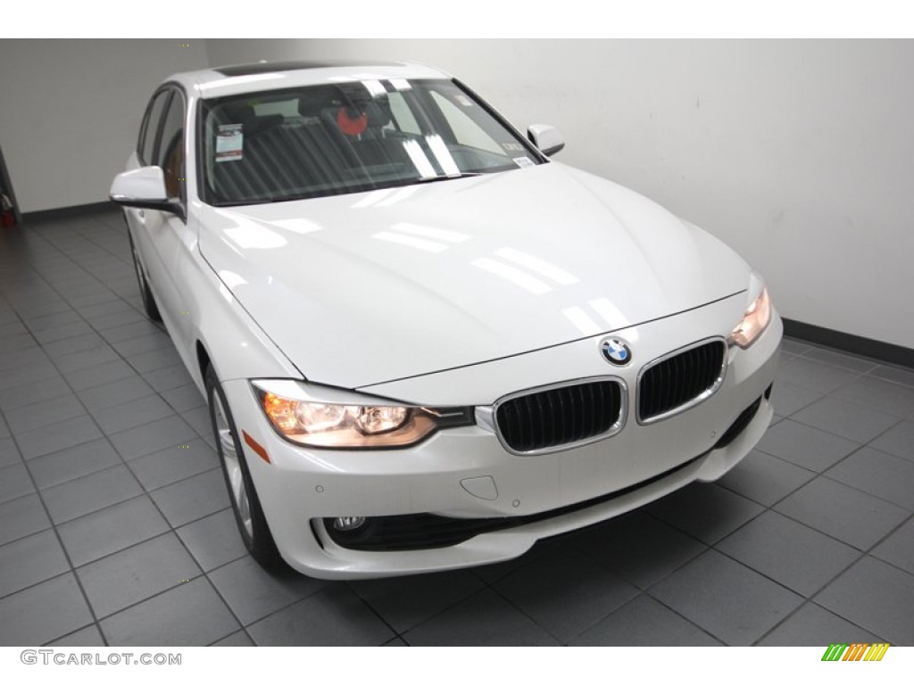 2013 3 Series 328i Sedan - Mineral White Metallic / Black photo #5
