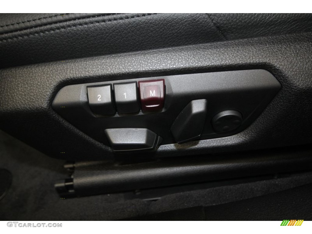 2013 3 Series 328i Sedan - Mineral White Metallic / Black photo #16