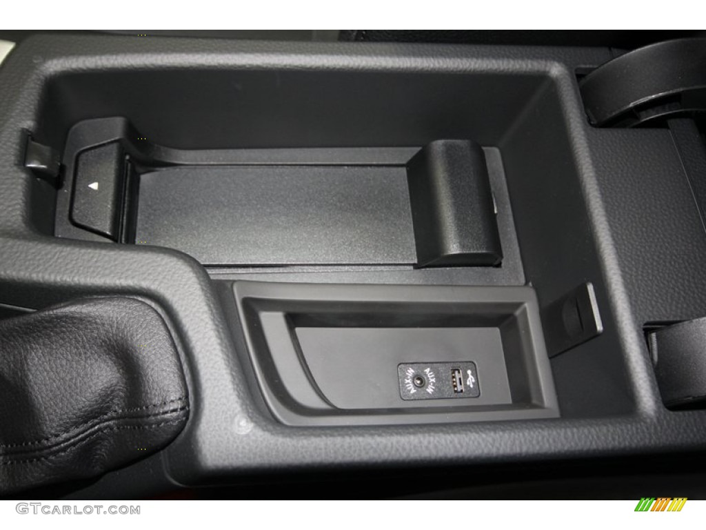 2013 3 Series 328i Sedan - Mineral White Metallic / Black photo #24