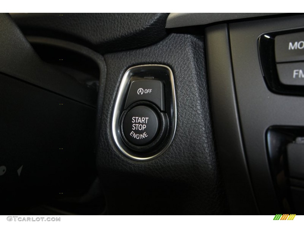 2013 3 Series 328i Sedan - Mineral White Metallic / Black photo #25