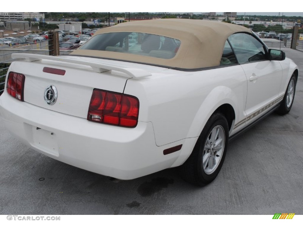 2005 Mustang V6 Deluxe Convertible - Performance White / Medium Parchment photo #14