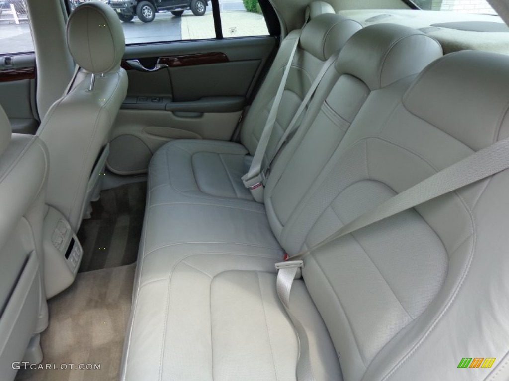 2005 DeVille Sedan - Blue Chip / Cashmere photo #10