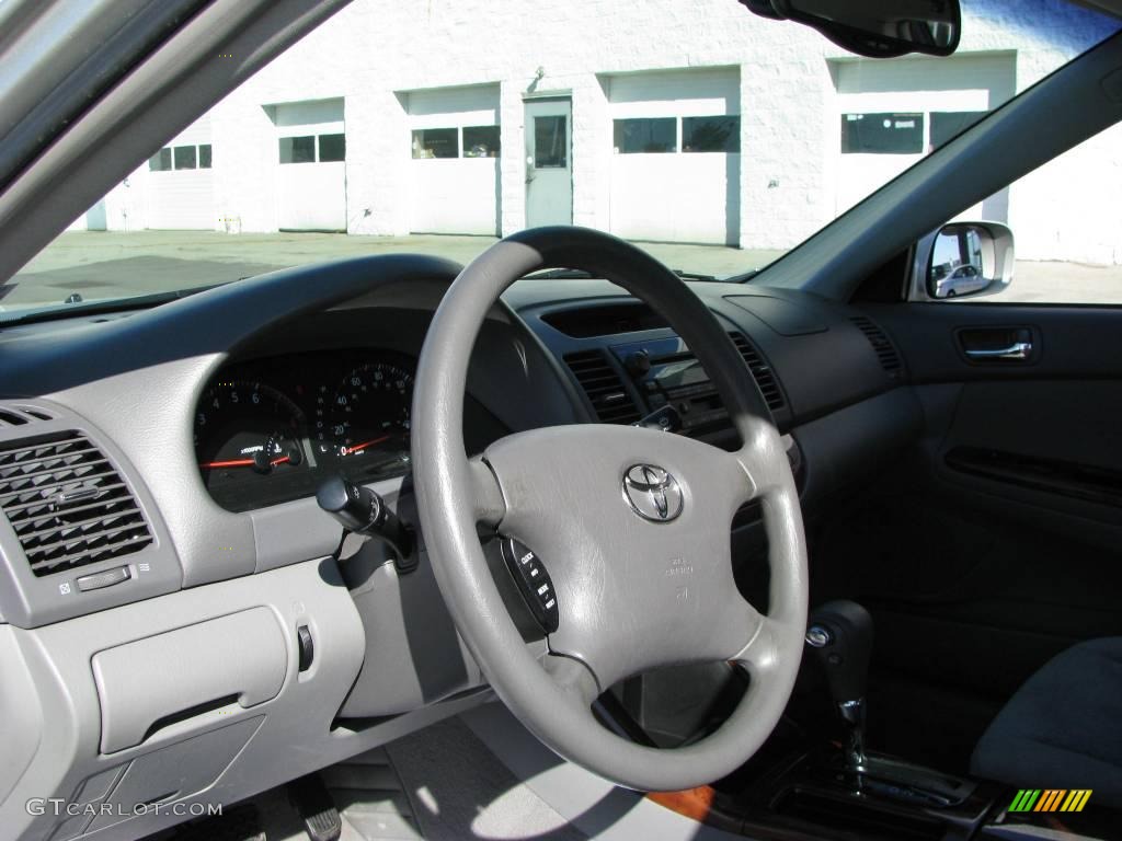 2004 Camry XLE - Lunar Mist Metallic / Stone photo #16