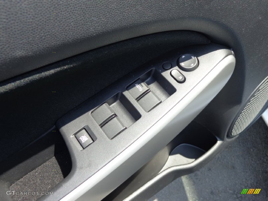 2011 MAZDA2 Touring - Crystal White Pearl / Black photo #18
