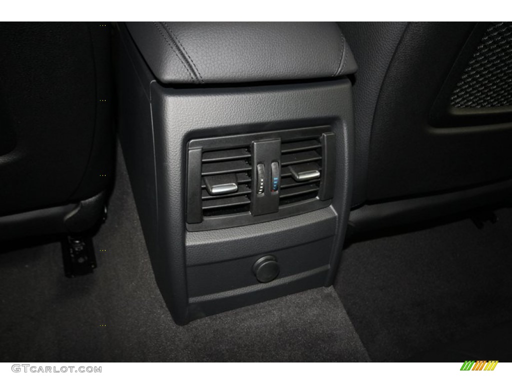 2013 3 Series 328i Sedan - Glacier Silver Metallic / Black photo #24