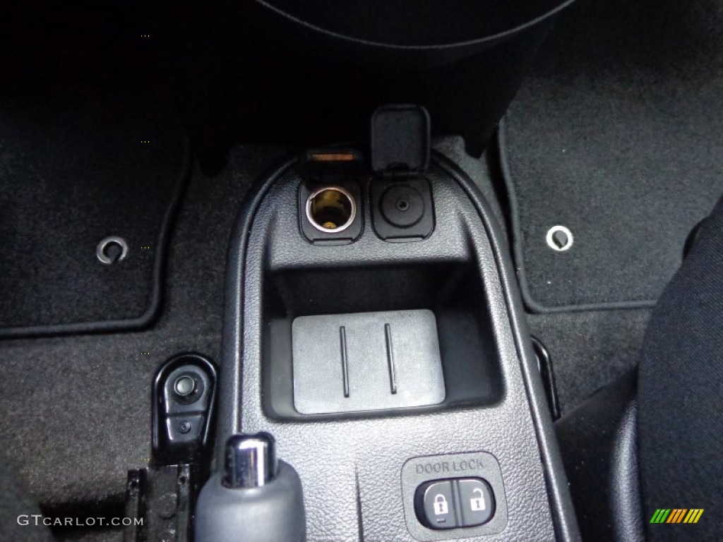 2011 MAZDA2 Touring - Crystal White Pearl / Black photo #29