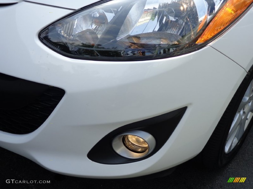 2011 MAZDA2 Touring - Crystal White Pearl / Black photo #35